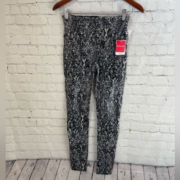 Spanx Faux Leather Snake Shine Leggings Size Medium NWT - Picture 2 of 13